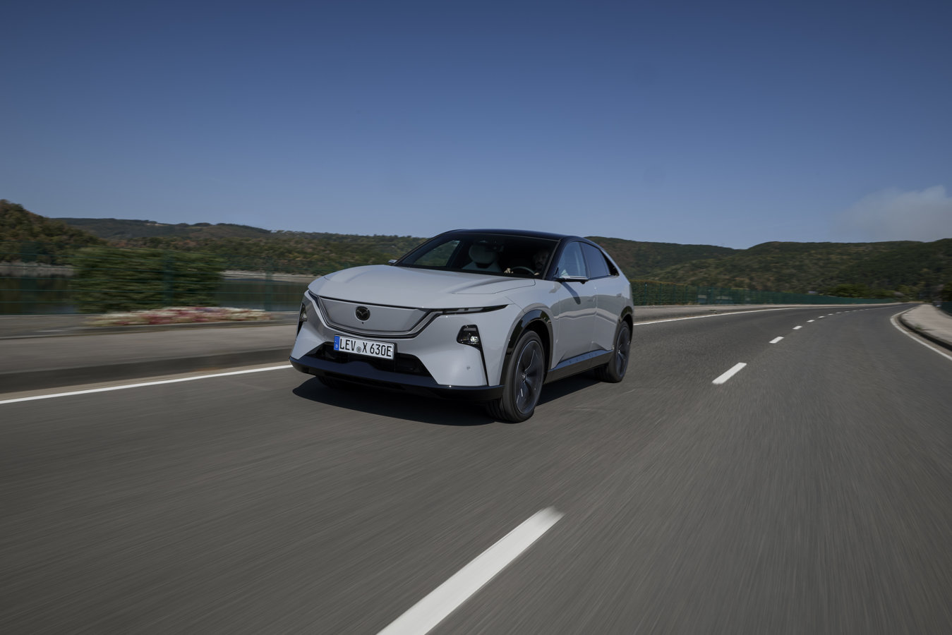 005 | All-new Mazda CX-6e, Aero Grey, Germany, 2026, Action