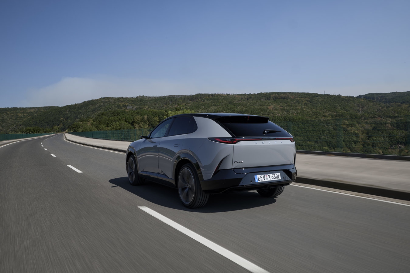 008 | All-new Mazda CX-6e, Aero Grey, Germany, 2026, Action