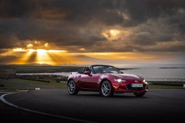 Mazda completes 1000-mile UK drive and race circuit laps in each home nation using sustainable 100 per cent fossil-free fuel